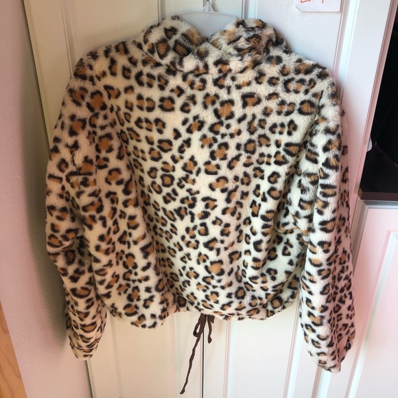 NWT Victoria Secret pink large leopard fur jacket - Picture 2 of 3